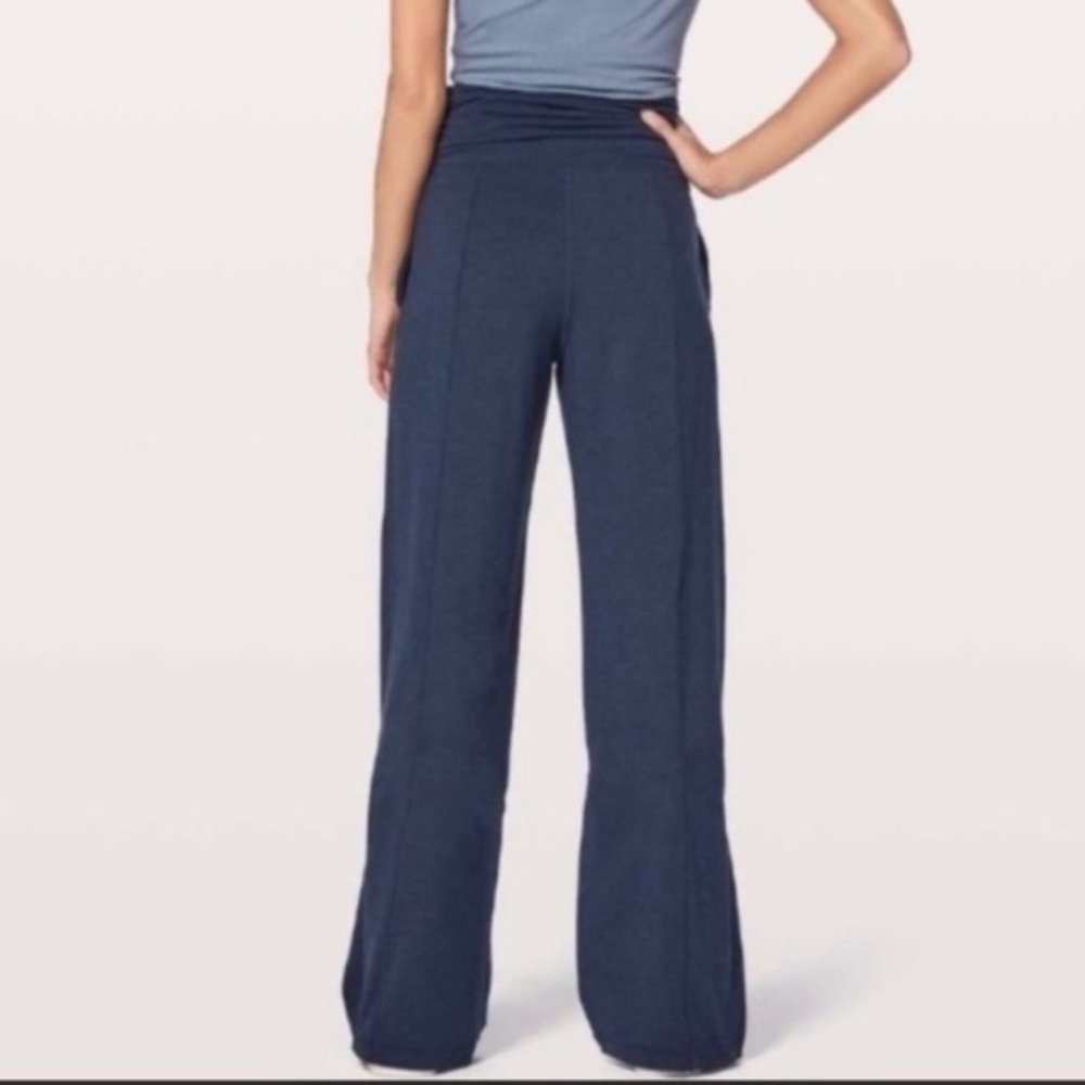 EUC lululemon Athletic "Take It Easy Pants" - Picture 3 of 9